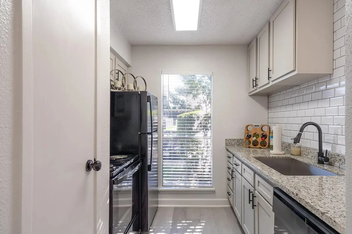 Building Photo - Skylar Pointe