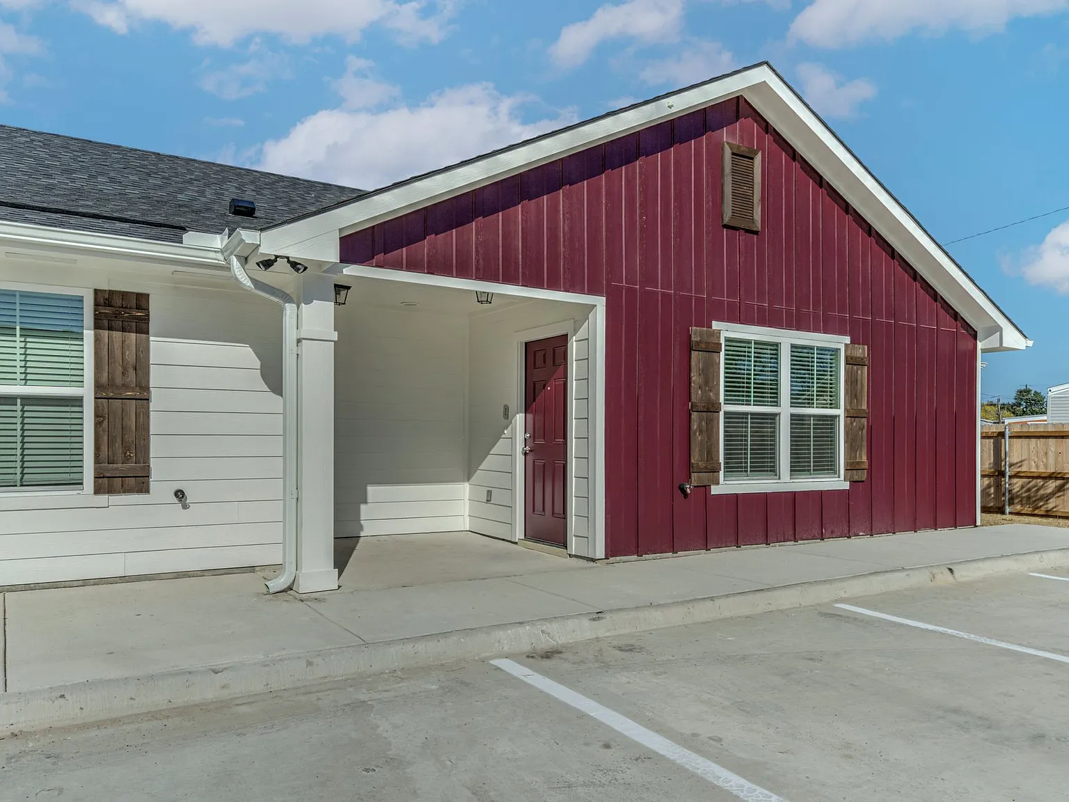 1250 Croft Ln — Photo 3
