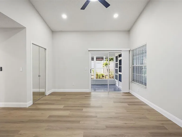 106 Lamplighter Dr — Photo 14