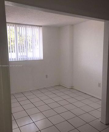 4th image of 102-1251 NE 108th St #102