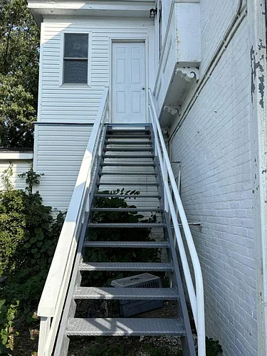 255 W Main St Photo 1