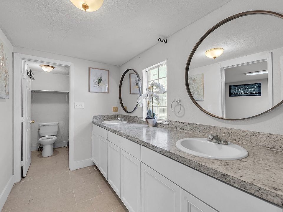 1st image of 802 Carrie Ave