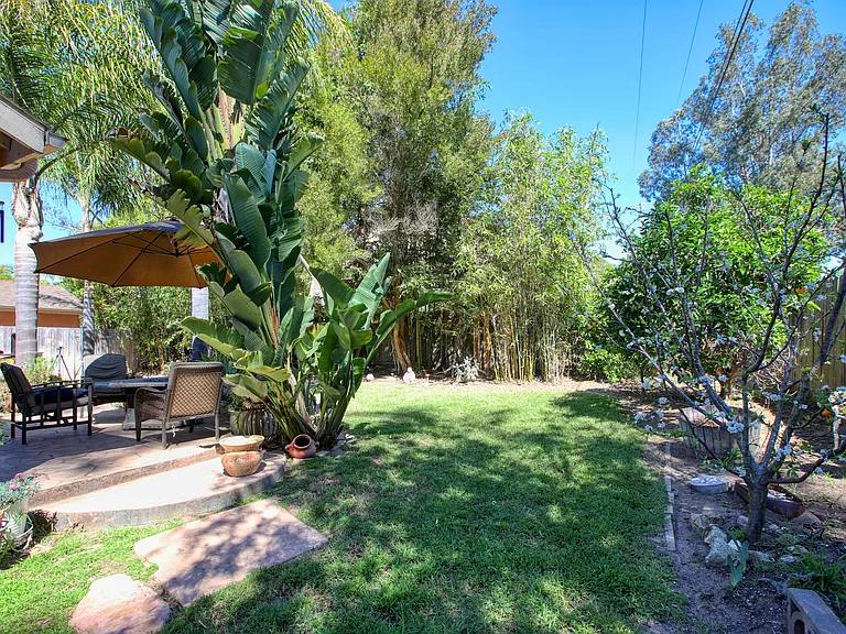 245 Hazel Ln — Photo 40