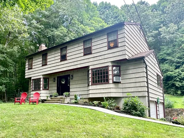 69 Riverside Road, Newtown, CT 06482