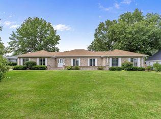 105 Deerpath Ln, Muscatine, IA 52761