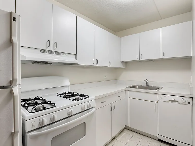622 W Wellington Ave #8 — Photo 5