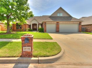 17104 Wales Green Ave, Edmond, OK 73012