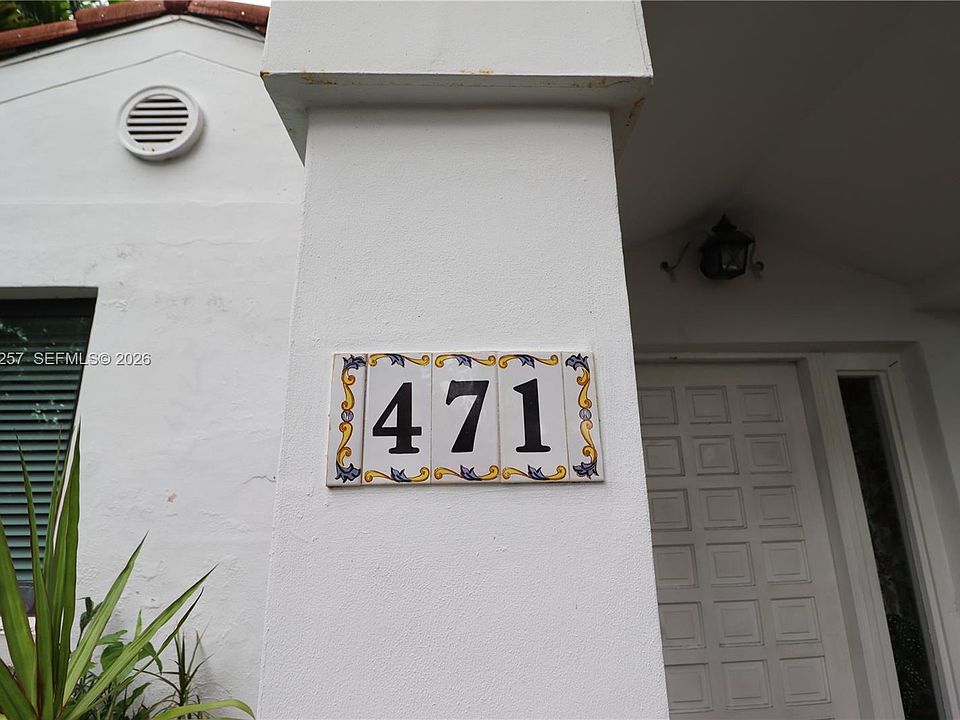 1st image of 471 NE 53rd St