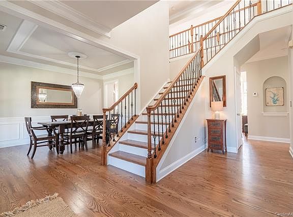 5th image of 260 Corona Cir