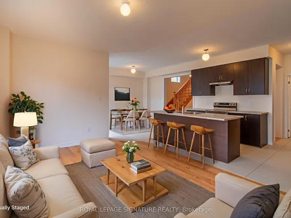 22 Prudhoe Ter, Barrie, ON L9J 0L5