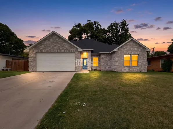 2000 Skylark Dr, Arlington, TX 76010