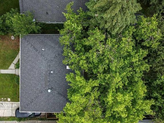 2nd image of 2216 W 19th St SW