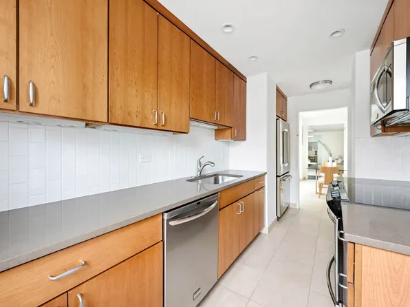 936 5th Avenue image 25 of 35