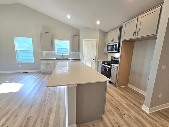 3rd image of 7359 Imperial Way