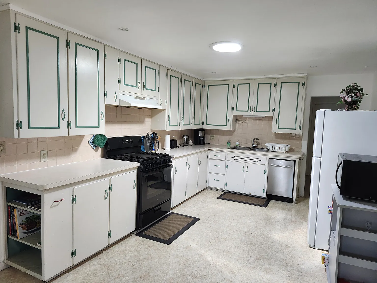 3 bed, 1450 sqft, $2,800 — Photo 4