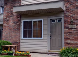 529 Longshore Dr APT B, Ann Arbor, MI