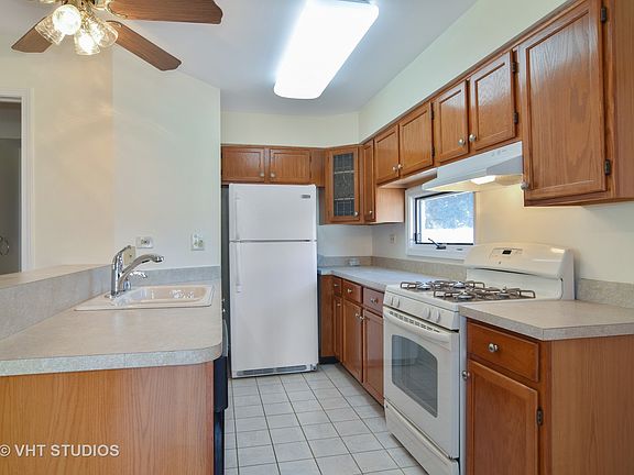 3rd image of 109 E Orchard St Unit 1