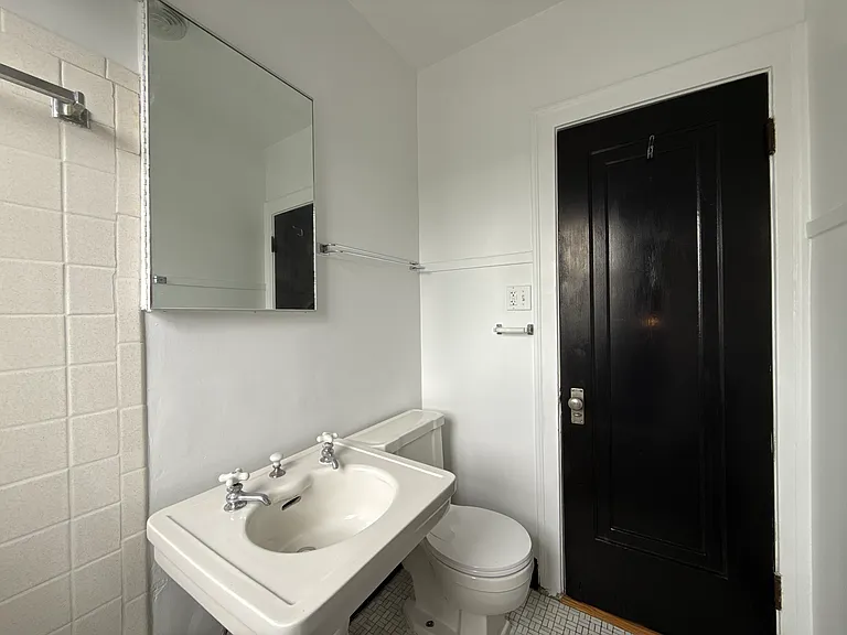 3945 N Pulaski Rd #207 — Photo 10