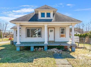 901 W B St, Iron Mountain, MI 49801