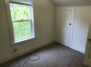 38 Hallock St, Amherst, MA 01002