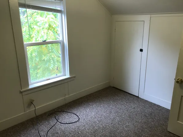 38 Hallock St, Amherst, MA 01002