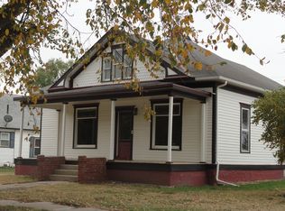 615 8th Ave, Fairmont, NE 68354