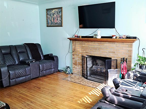 2nd image of 9555 Decatur St