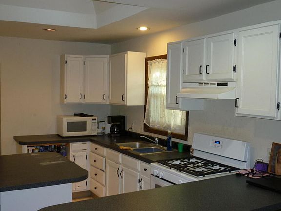 4th image of 3231 Vine St SW