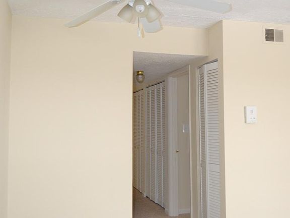4th image of 2519 Wallace Ave APT D3