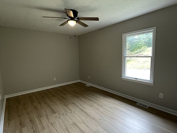 5th image of 111 S Vail Dr