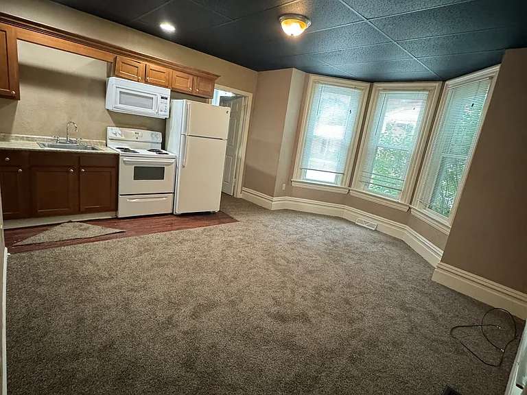 350 Jefferson St #2 — Photo 1