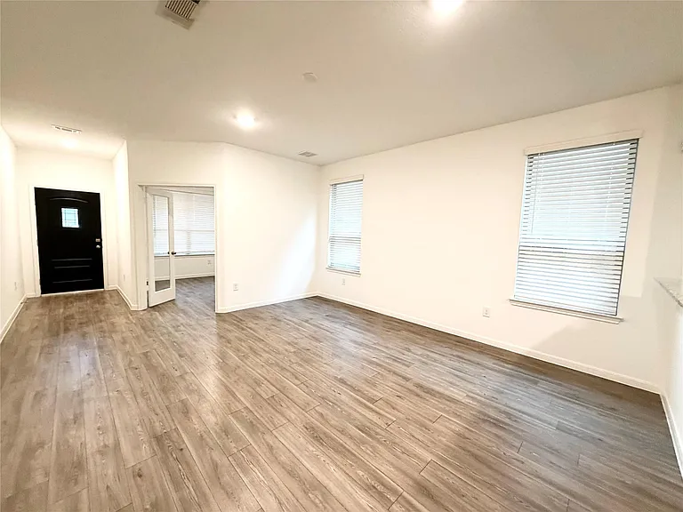 1348 Bright Hill Dr — Photo 4