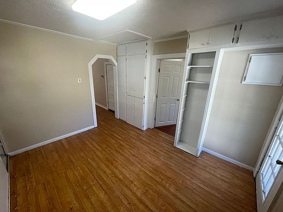4th image of 1030 Dallas St