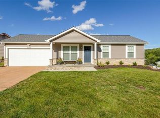 2552 Plymouth Dr, High Ridge, MO 63049