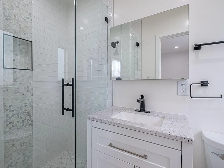 608 Illinois Ct #3 — Photo 23