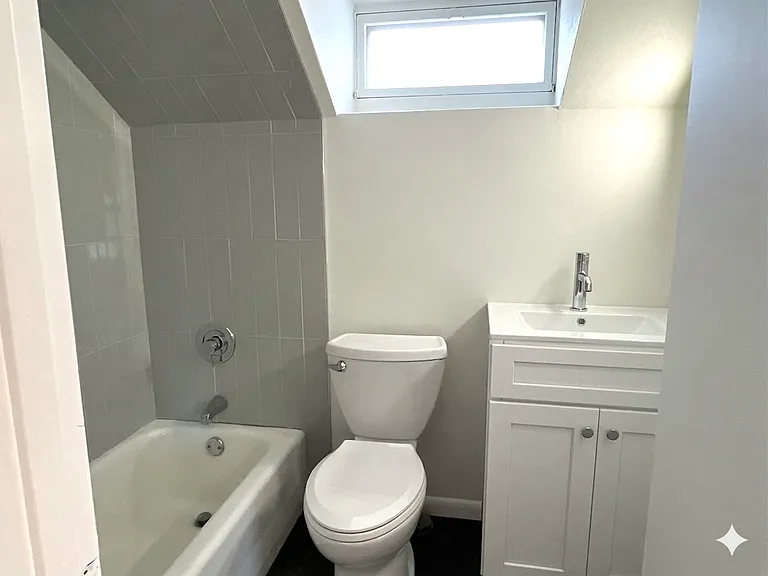 522 Stafford Ave #2 — Photo 6