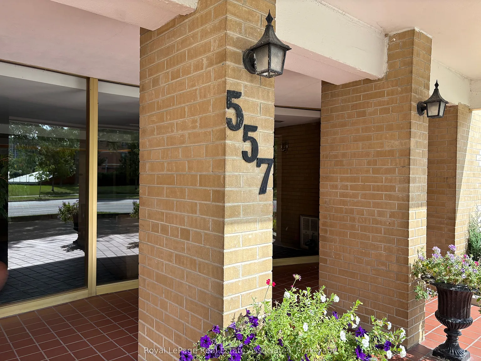 2 bed, $2,600 — Photo 2