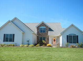 9670 Maurer Dr, Olmsted Township, OH 44138