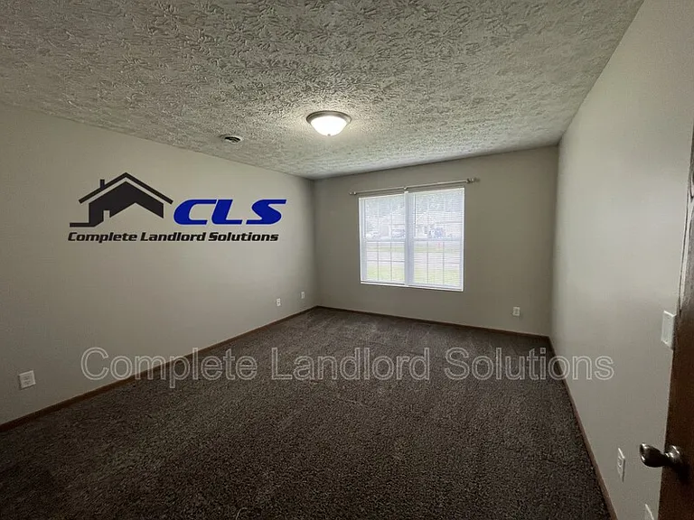 567 Farrington St — Photo 5