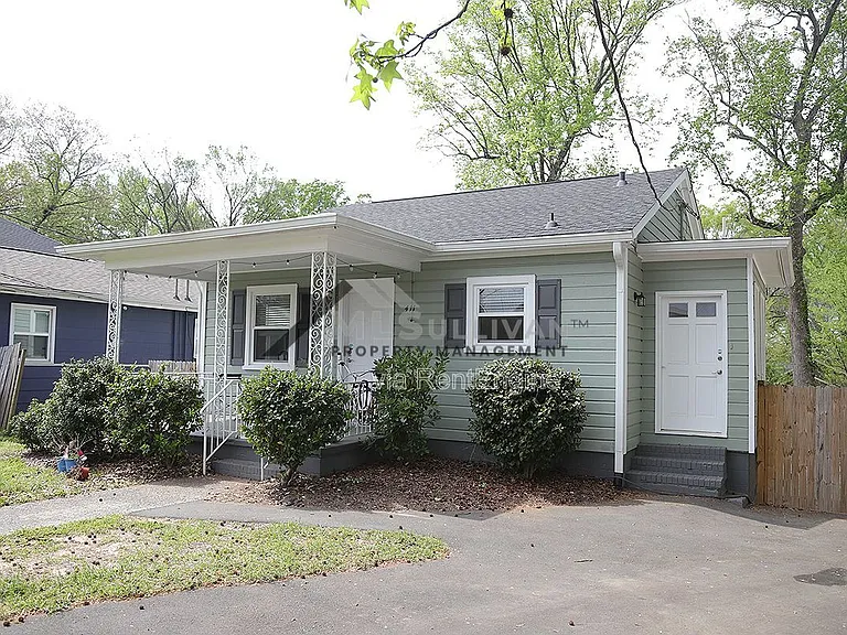 411 N Maple St — Photo 2