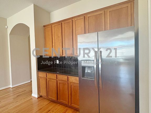 5th image of 285 Ashwood Ln