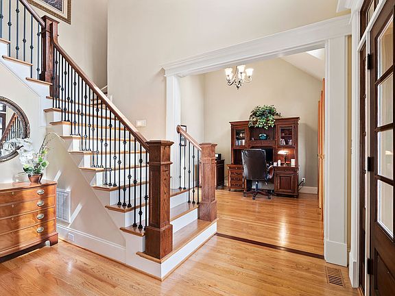 4th image of 108 Bellagio Dr