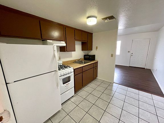 4th image of 3840 N Irving St #9