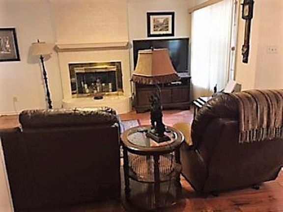 5th image of 5845 Westhaven Dr APT A