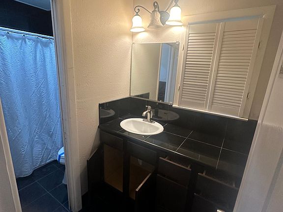 5th image of 2502 Norwood Dr