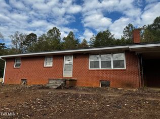 128 Dan Berry Hill Rd, Elizabethton, TN 37643