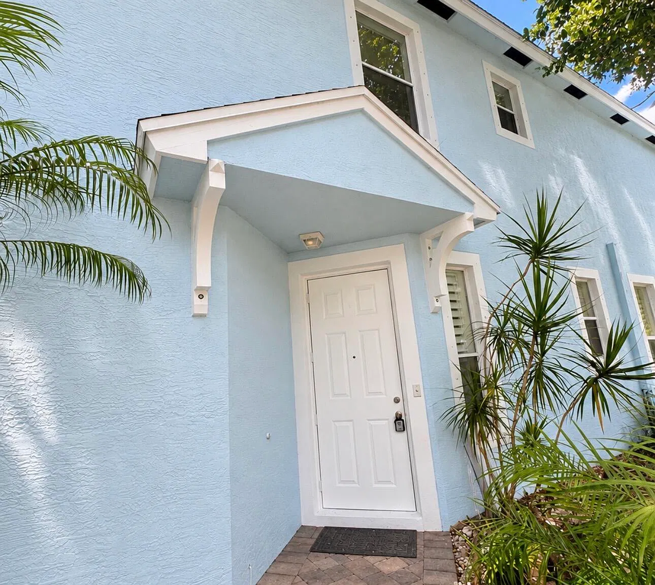 3 bed, 2.5 bath, 1711 sqft, $3,000 — Photo 2