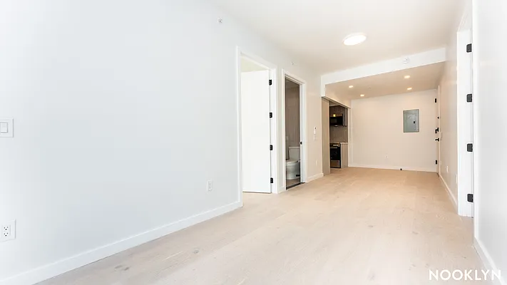 Rented by Jankos Group LLC | media 23