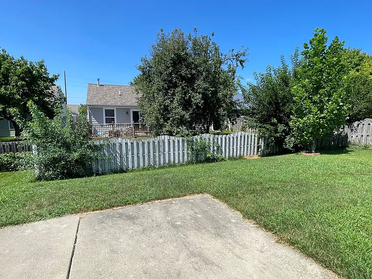 362 Chapelhill Dr — Photo 18