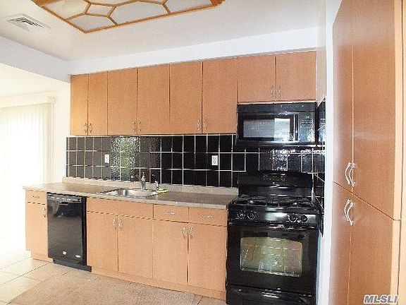 5th image of 90 W Cortland Ave